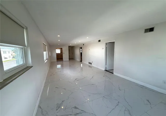 Listing Photo 5 - Condo for sale in building located at 5287 81St St N, ST PETERSBURG, FL 33709 - Unit #26