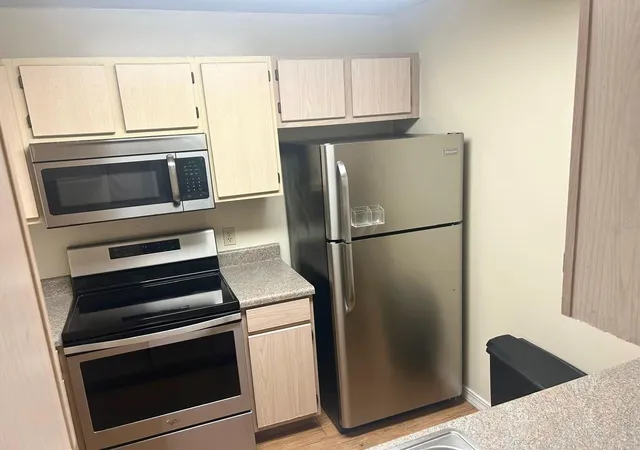 Photo 4 of Condo for sale at 2360 SW Archer Rd #915, Gainesville, FL 32608 | MLS# S5156793 | Listing updated on 2026-09-20