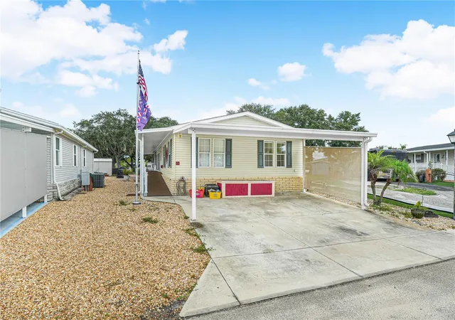Photo 1 of Manufactured home for sale at 9 Silver Doctor Ln, Lake Wales, FL 33898 | MLS# K4903749 | Listing updated on 2026-09-04