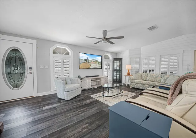 Photo 2 of Manufactured home for sale at 9 Silver Doctor Ln, Lake Wales, FL 33898 | MLS# K4903749 | Listing updated on 2026-09-04
