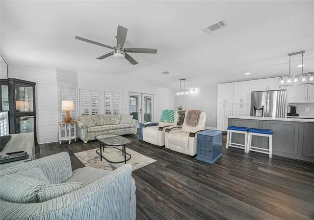 Photo 2 of Manufactured home for sale at 9 Silver Doctor Ln, Lake Wales, FL 33898 | MLS# K4903749 | Listing updated on 2026-09-21