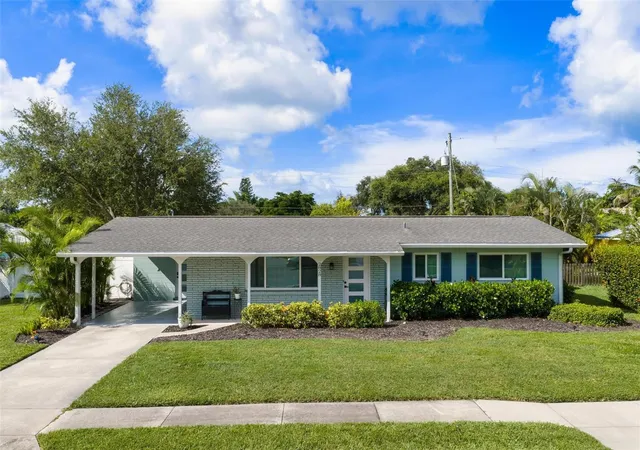 Photo 2 of Sale Pending at 2828 Gulf Gate Dr, Sarasota, FL 34231 | MLS# N6145594 | Listing updated on 2026-09-26