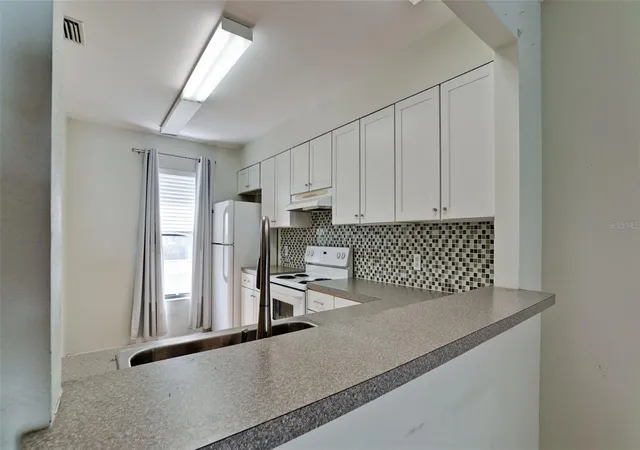 Photo 2 of Condo for sale at 6019 27th Street W #6019, Bradenton, FL 34207 | MLS# A4704821 | Listing updated on 2026-09-05