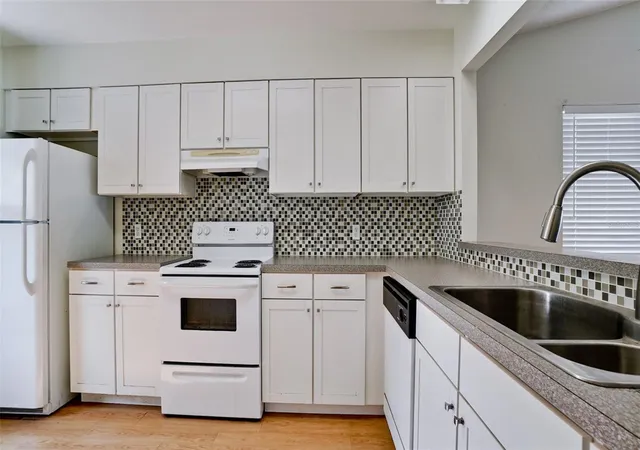 Photo 3 of Condo for sale at 6019 27th Street W #6019, Bradenton, FL 34207 | MLS# A4704821 | Listing updated on 2026-09-05