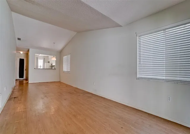 Listing Photo 5 - Condo for sale in building located at 6019 27th St W, BRADENTON, FL 34207 - Unit #6019
