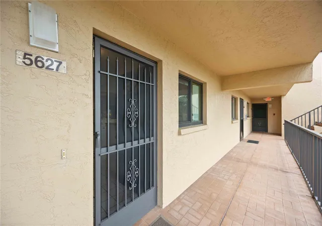 Photo 2 of Condo for sale at 5627 Ashton Way #5627, Sarasota, FL 34231 | MLS# A4704822 | Listing updated on 2026-09-13