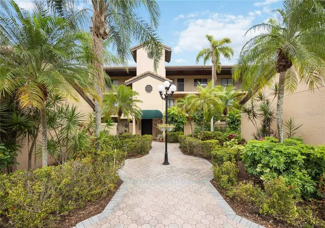 Photo 3 of Condo for sale at 5627 Ashton Way #5627, Sarasota, FL 34231 | MLS# A4704822 | Listing updated on 2026-09-13
