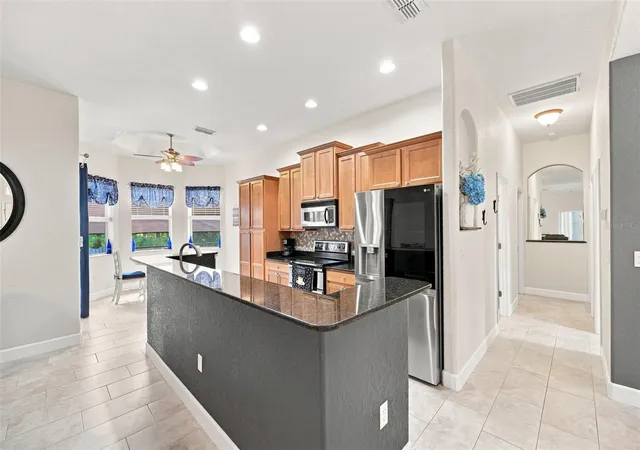 Photo 2 of Single family home for sale at 25 Sanders Cir, Homosassa, FL 34446 | MLS# W7889130 | Listing updated on 2026-09-08