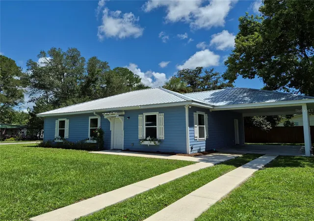 Single family home for sale at 506 NE 4th Street, TRENTON, FL 32693 | MLS# GC543193