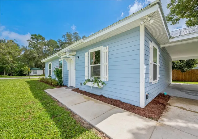 Photo 2 of Single family home for sale at 506 Ne 4th Street, Trenton, FL 32693 | MLS# GC543193 | Listing updated on 2026-09-20