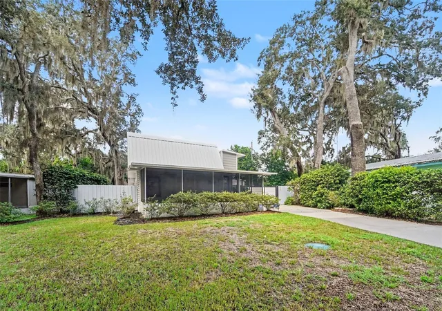 Photo 3 of Single family home for sale at 1817 Beachway Ln, Odessa, FL 33556 | MLS# TB8544834 | Listing updated on 2026-10-02
