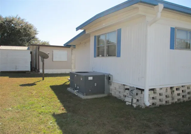 Photo 4 of Manufactured home for sale at 3718 Castle Dr, Zephyrhills, FL 33540 | MLS# TB8544837 | Listing updated on 2026-09-04