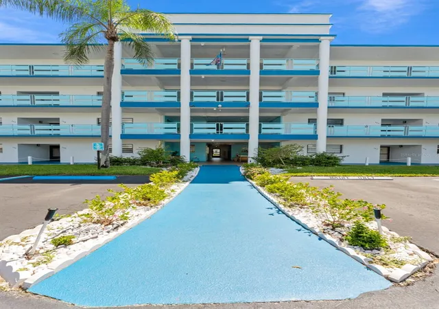 Photo 2 of Condo for sale at 5970 80th Street N #309, Saint Petersburg, FL 33709 | MLS# TB8544845 | Listing updated on 2026-09-13