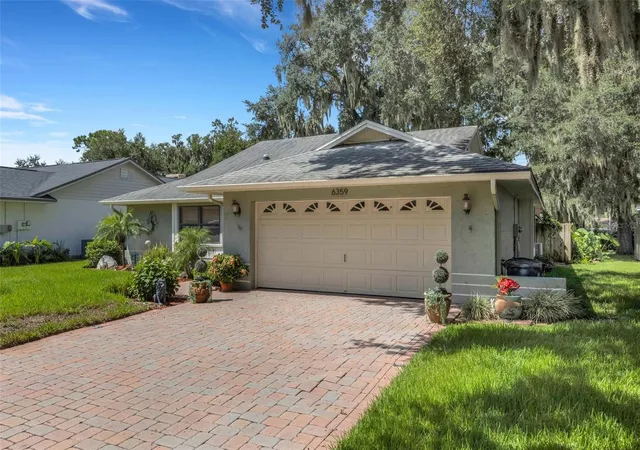 Photo 3 of Sale Pending at 6359 Butternut Dr, Lakeland, FL 33813 | MLS# P4939763 | Listing updated on 2026-09-23
