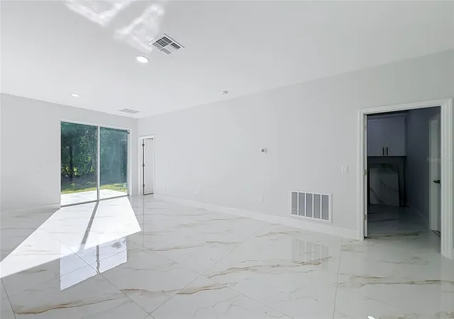 Photo 4 of Sale Pending at 27 N Calhoun Ave, Maitland, FL 32751 | MLS# O6438524 | Listing updated on 2026-10-07