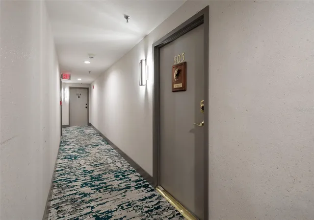 Listing Photo 5 - Condo for sale in building located at 7650 Bayshore Dr, Treasure Island, FL 33706 - Unit #805