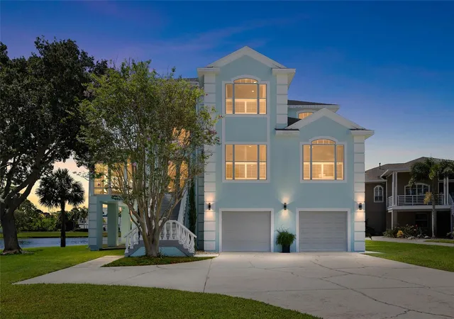 Photo 1 of Single family home for sale at 2106 Pelican Ct, Tarpon Springs, FL 34689 | MLS# TB8544860 | Listing updated on 2026-09-12