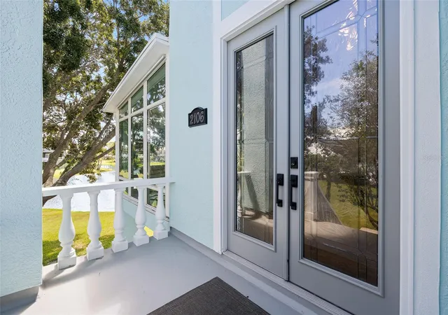 Photo 4 of Single family home for sale at 2106 Pelican Ct, Tarpon Springs, FL 34689 | MLS# TB8544860 | Listing updated on 2026-09-12