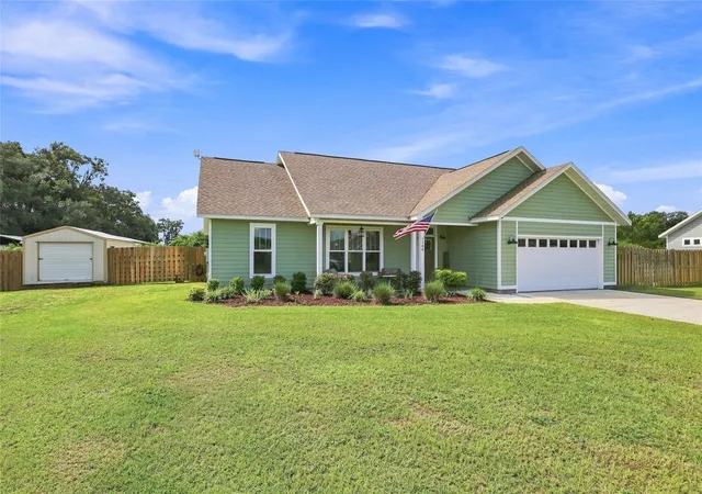 Photo 2 of Single family home for sale at 186 Sw 24th Avenue, Trenton, FL 32693 | MLS# GC543197 | Listing updated on 2026-09-12