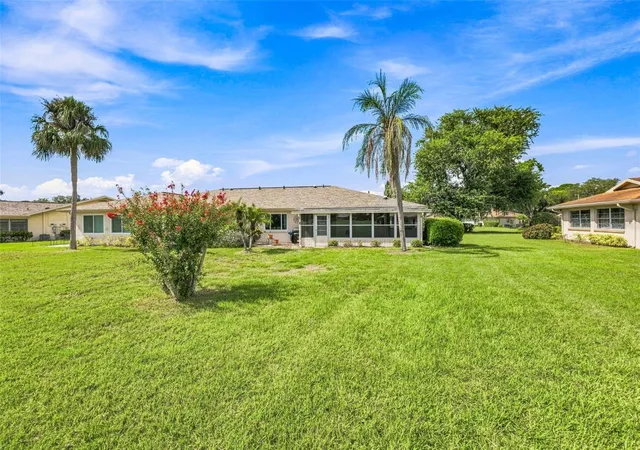 Listing Photo 2 - Condo for sale in building located at 2202 Highclere Cir, SUN CITY CENTER, FL 33573 - Unit #2202