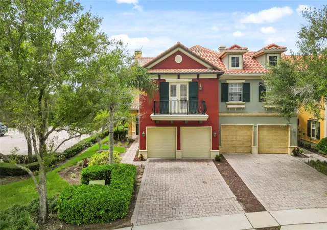 Photo 2 of Townhouse for sale at 1775 Lake Side Ave, Davenport, FL 33837 | MLS# O6438539 | Listing updated on 2026-10-10