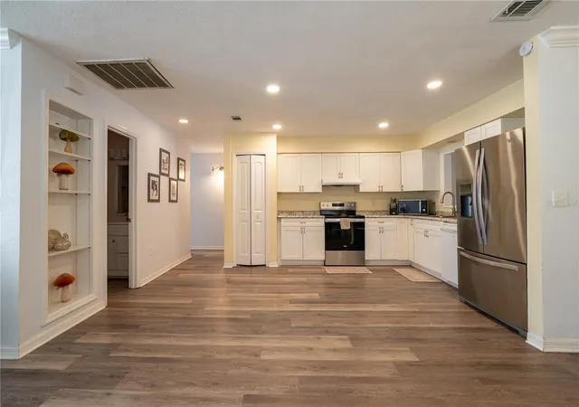 Photo 3 of Single family home for sale at 5722 Antler Trl, Lakeland, FL 33811 | MLS# L4964761 | Listing updated on 2026-09-27