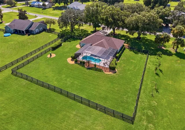 Photo 3 of Sale Pending at 40044 Agusta Dr, Lady Lake, FL 32159 | MLS# G5117298 | Listing updated on 2026-09-22