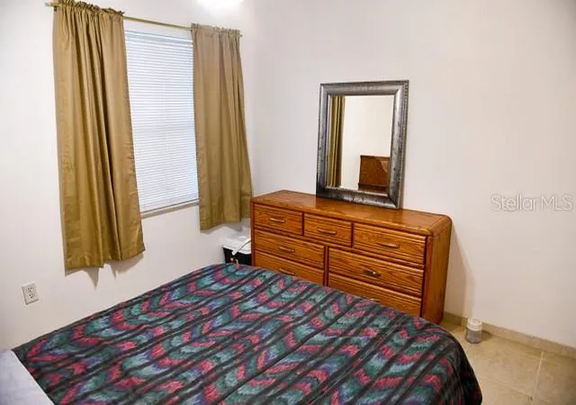 Photo 3 of Townhouse for sale at 1094 Calanda Ave, Orlando, FL 32807 | MLS# O6438546 | Listing updated on 2026-10-09