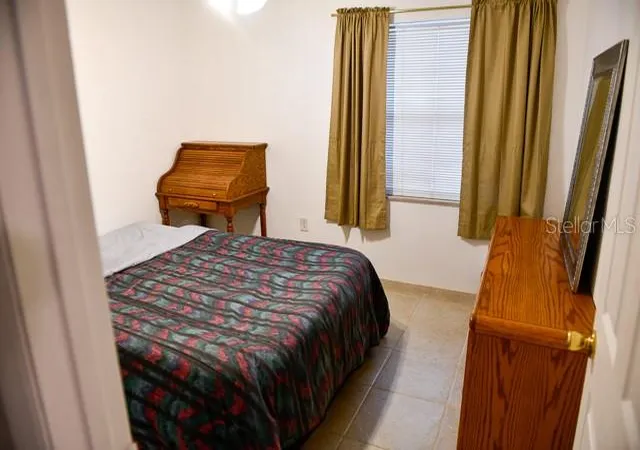 Photo 4 of Townhouse for sale at 1094 Calanda Ave, Orlando, FL 32807 | MLS# O6438546 | Listing updated on 2026-10-09