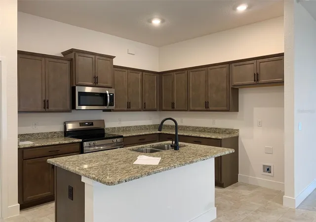 Photo 3 of Single family home for sale at 11611 Grace Rd, Weeki Wachee, FL 34614 | MLS# OM731556 | Listing updated on 2026-10-08
