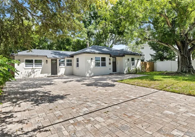 Photo 3 of Single family home for sale at 1104 S Lois Ave, Tampa, FL 33629 | MLS# TB8544889 | Listing updated on 2026-10-21