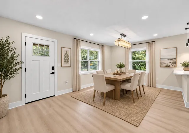 Photo 3 of Single family home for sale at 1104 S Lois Ave, Tampa, FL 33629 | MLS# TB8544889 | Listing updated on 2026-10-21