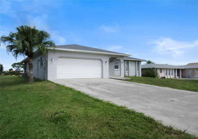 Photo 2 of Single family home for sale at 66 Oakland Hills Ct, Rotonda West, FL 33947 | MLS# A4704859 | Listing updated on 2026-10-07