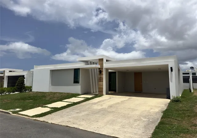 Photo 2 of Single family home for sale at Residences At Rio Iguazú 135, Bayamon, PR 00959 | MLS# PR9123892 | Listing updated on 2026-09-05