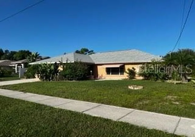 Photo 1 of Single family home for sale at 7506 Spinnaker Blvd, Englewood, FL 34224 | MLS# A4704863 | Listing updated on 2026-10-07