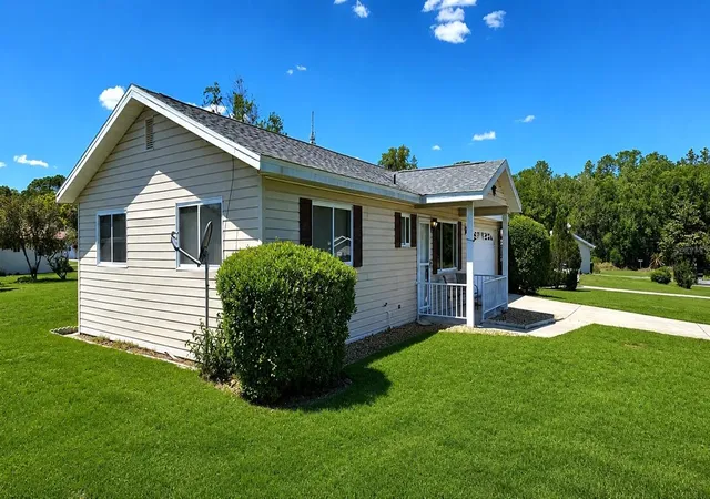 Photo 1 of Single family home for sale at 10838 SW 78th Court, Ocala, FL 34476 | MLS# OM731561 | Listing updated on 2026-09-22