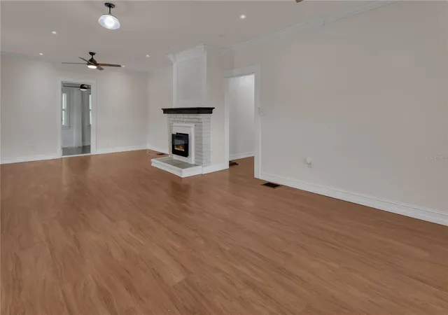 Photo 2 of Single family home for sale at 903 E New York Ave, Deland, FL 32724 | MLS# V4951083 | Listing updated on 2026-09-26