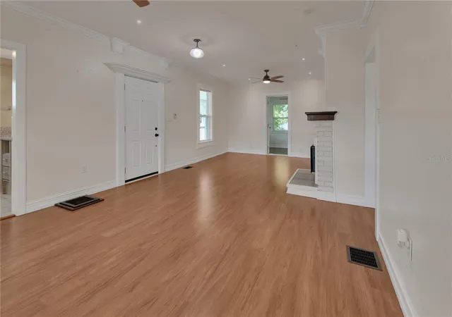 Photo 3 of Single family home for sale at 903 E New York Ave, Deland, FL 32724 | MLS# V4951083 | Listing updated on 2026-09-26