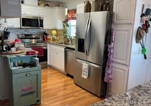 Photo 4 of Manufactured home for sale at 772 N Green Cir, Venice, FL 34285 | MLS# N6145598 | Listing updated on 2026-09-04