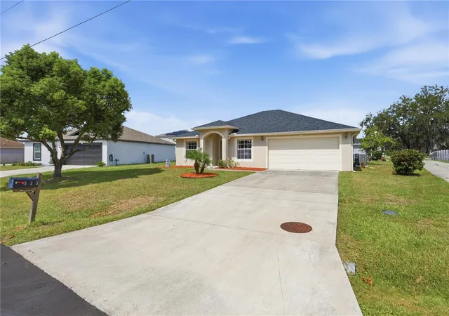 Photo 3 of Single family home for sale at 335 Erie Ct, Kissimmee, FL 34759 | MLS# O6438582 | Listing updated on 2026-10-04