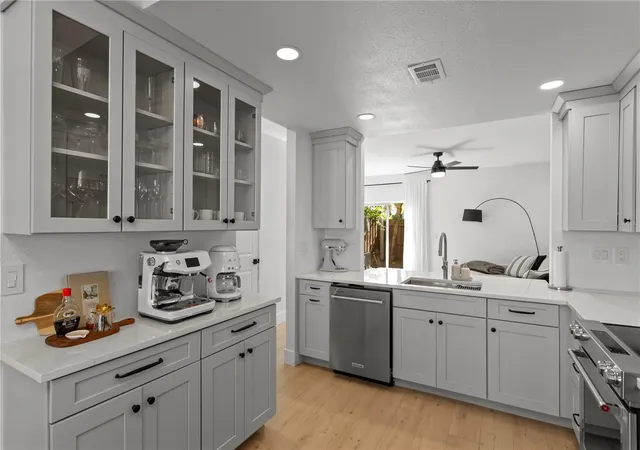 Photo 4 of Townhouse for sale at 409 S Audubon Ave #2, Tampa, FL 33609 | MLS# TB8544920 | Listing updated on 2026-09-13