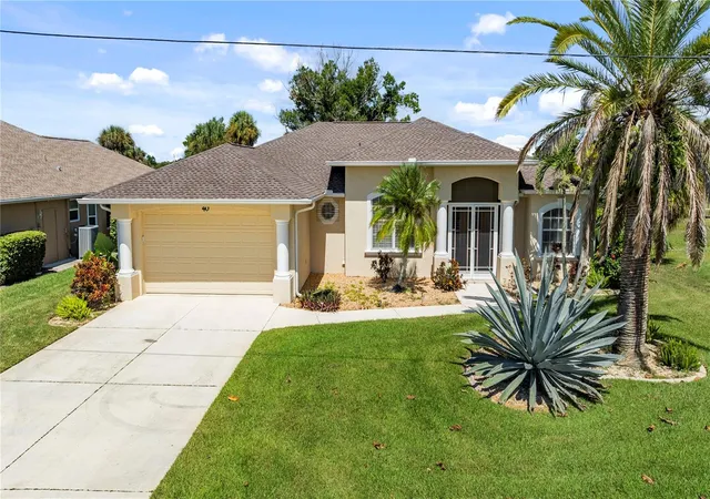 Photo 1 of Single family home for sale at 40 Clubhouse Ct, Rotonda West, FL 33947 | MLS# C7530285 | Listing updated on 2026-09-07