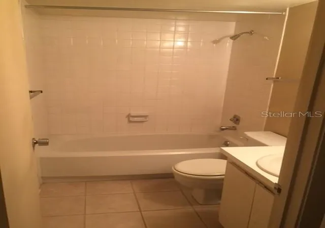 Photo 3 of Condo for sale at 130 Jasmine Woods Ct #8A, Deltona, FL 32725 | MLS# R4911916 | Listing updated on 2026-10-04