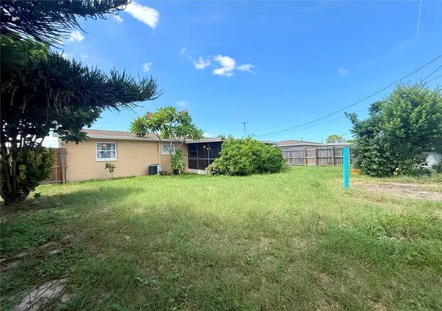 Photo 15 of Single family home for sale at 2414 Tahitian Dr, Holiday, FL 34691 | MLS# W7889142 | Listing updated on 2026-09-04