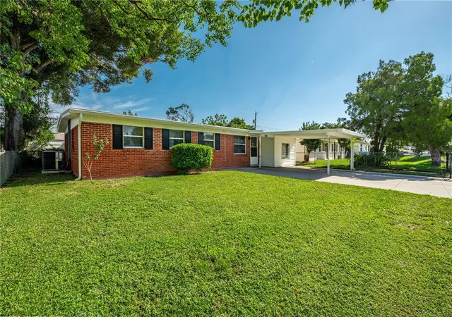 Photo 4 of Single family home for sale at 6913 W Clifton St, Tampa, FL 33634 | MLS# C7530286 | Listing updated on 2026-10-08