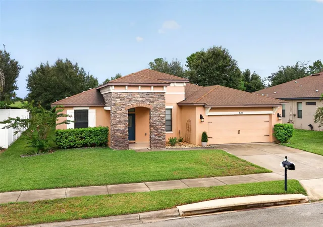 Photo 3 of Single family home for sale at 810 Woods Landing Dr, Minneola, FL 34715 | MLS# G5117302 | Listing updated on 2026-09-13