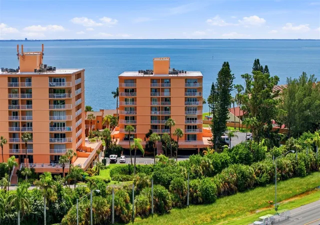 Photo 3 of Condo for sale at 7432 Sunshine Skyway Ln S #506, Saint Petersburg, FL 33711 | MLS# TB8544939 | Listing updated on 2026-10-01