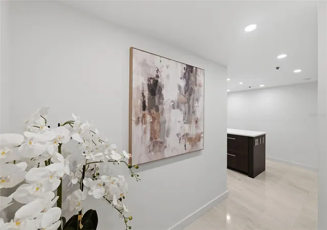 Listing Photo 4 - Condo for sale in building located at 7432 Sunshine Skyway Ln S, ST PETERSBURG, FL 33711 - Unit #506