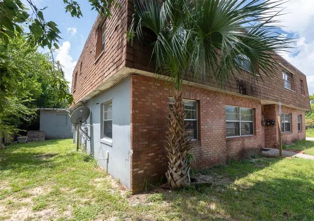 Photo 3 of House for sale at 656 Williamsburg Dr, Daytona Beach, FL 32117 | MLS# A4704882 | Listing updated on 2026-09-04