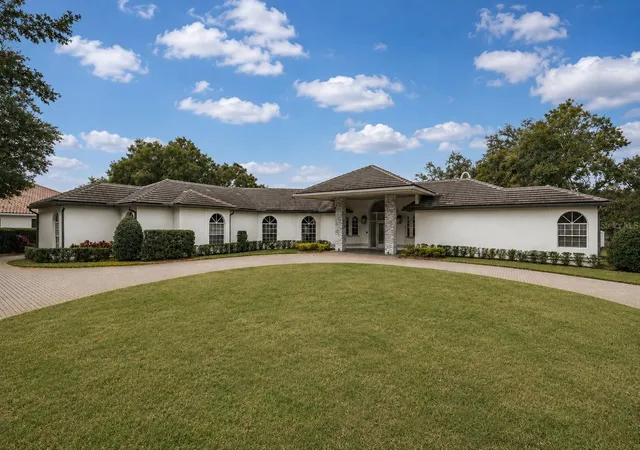 Photo 2 of Single family home for sale at 5050 Isleworth Country Clb Dr, Windermere, FL 34786 | MLS# O6438618 | Listing updated on 2026-09-05
